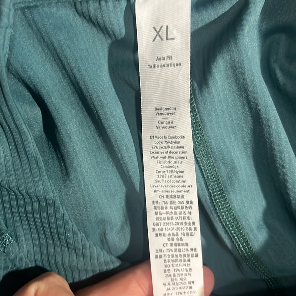 Lululemon Ribbed Top Asia fit - Picture 5 of 7